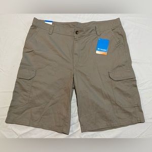NWT RETAIL $60 Columbia OmniShade Outer Terrain Khaki Cargo shorts 42